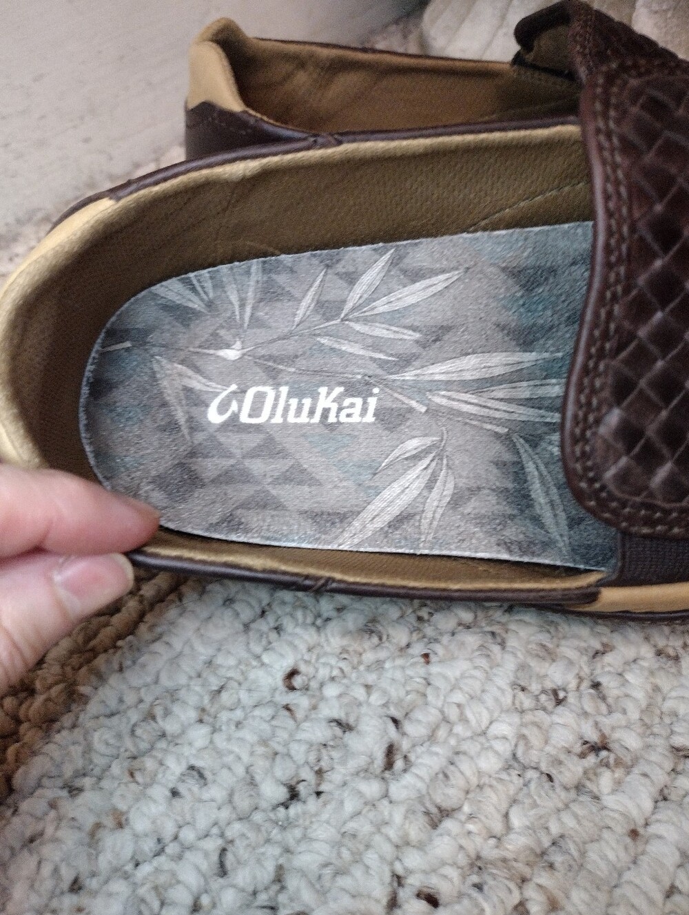 OluKai Lae'ahi Lahuhala Men’s Dark Brown Hand Woven Leather Slip-On Loafers - Picture 2 of 9
